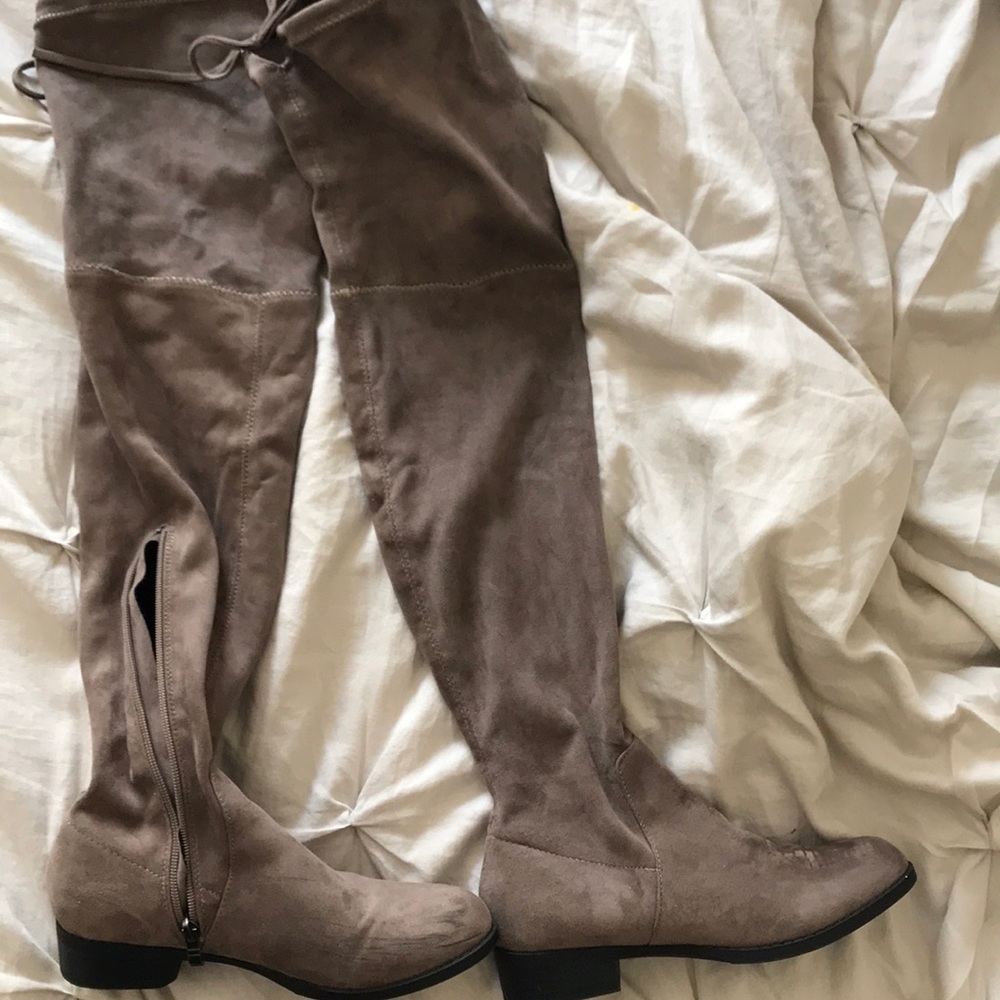 Over the knee boots (taupe)